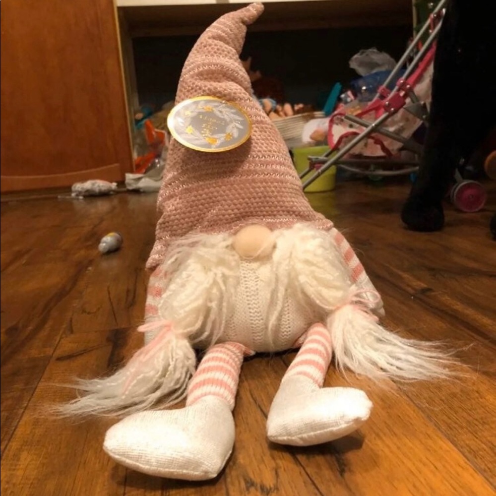 Tinsel and fir gnome girl with adorable
Pigtails goes great with Rae Dunn
